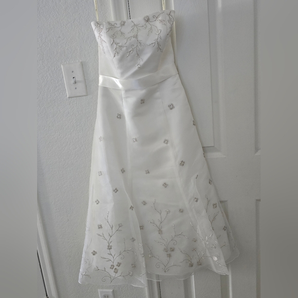 David's bridal Galina bridal gown - Picture 6 of 13